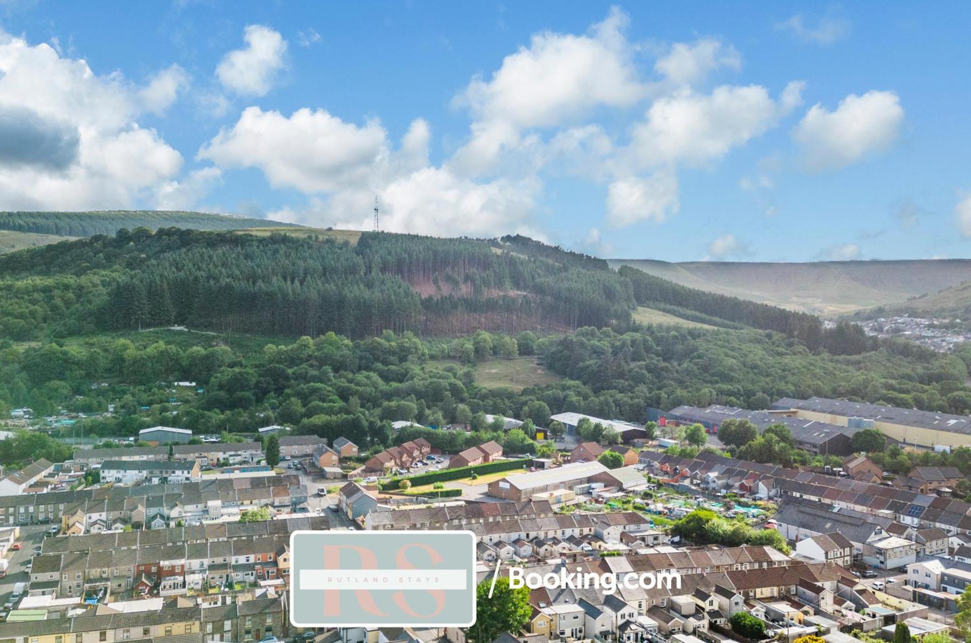 Contractors Accommodation South Wales By Rutland Stays Short Lets & Serviced Accommodation Pentre Treorky Exterior photo
